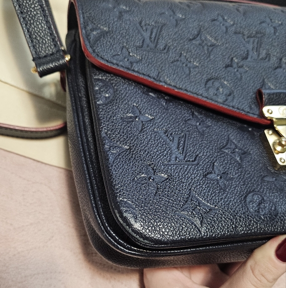 Authentic Louis Vuitton Pochette Metis Empreinte Marine Rouge - Picture 10 of 16